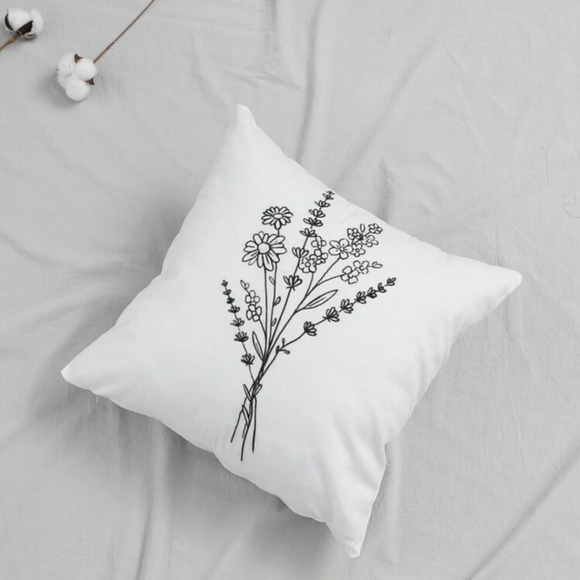 NWT Home Decor Floral Bouquet Pillow Cover - Picture 4 of 5